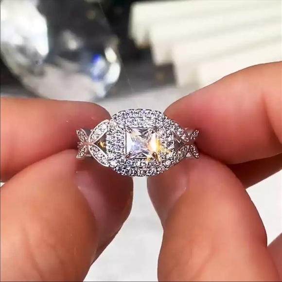 New Women’s 925 Silver Flower Butterfly Diamond Ring - Picture 2 of 6